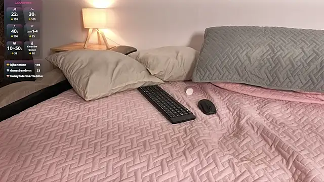 zoemoon1_ webcam