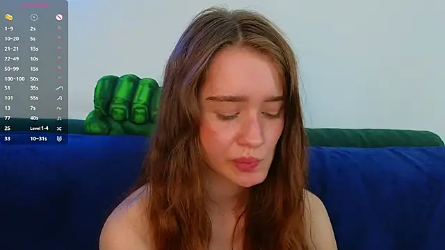 AliviaWithLove webcam