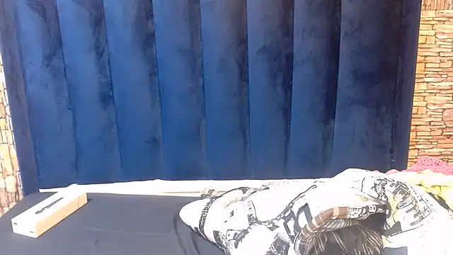 Sexyymia22 webcam
