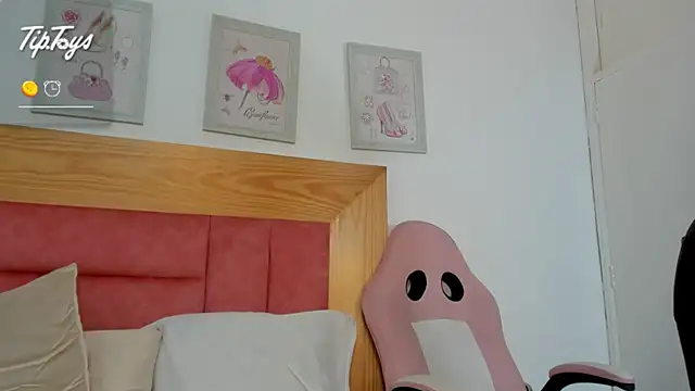 KimmyBellari webcam