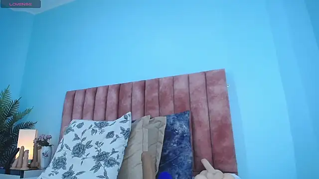 nana_levy webcam