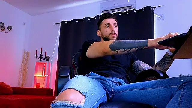 MightyAaron66 webcam