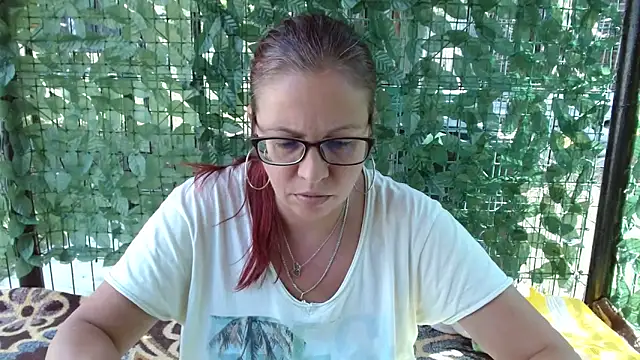 LadyHellene webcam