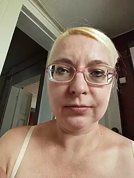 VikaKing webcam