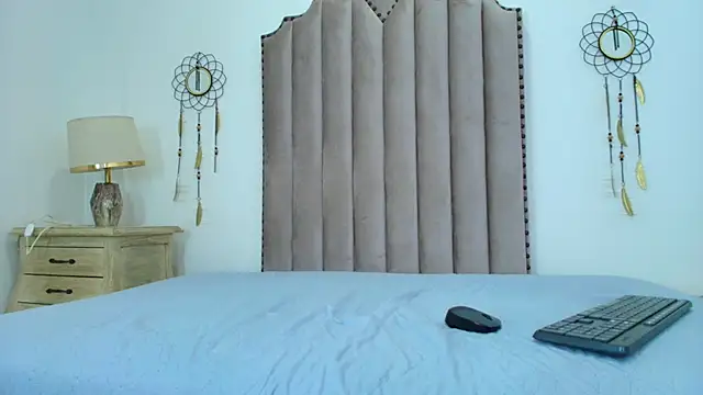 naia_cox webcam