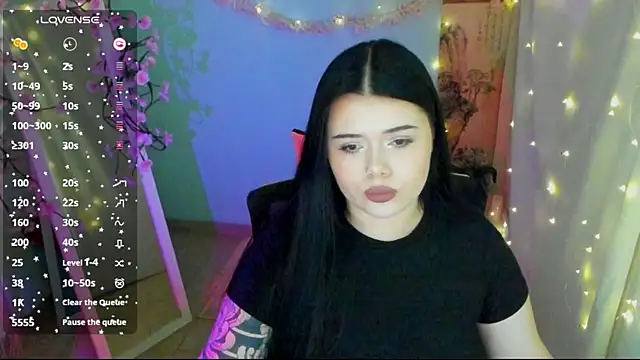 Mona_Esty webcam