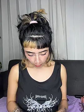baby_akuma webcam