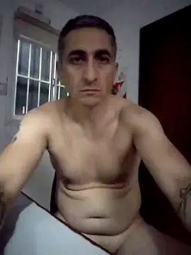 alejandro83bsf (Ask my age) - Paja y leche en vivo