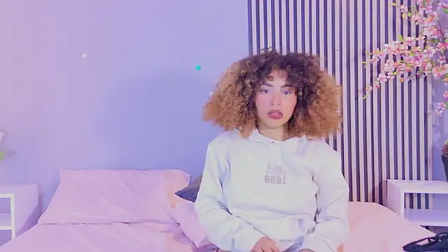 AdeleRouss webcam