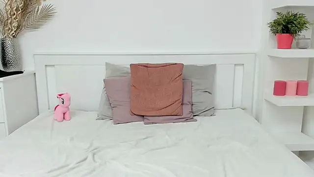 MissYvie webcam