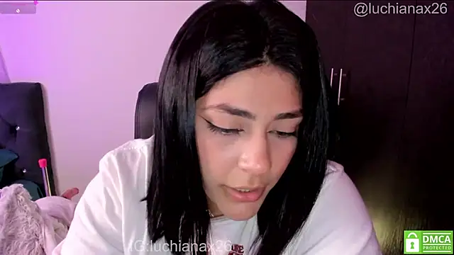 lucy26_ live cam on StripChat