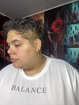 Hailey_Curvy webcam