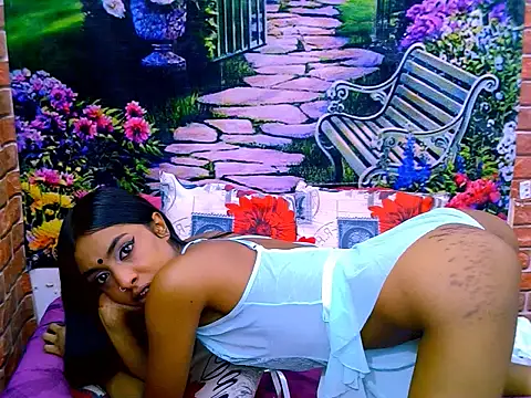 IndianPretty14u2Luv webcam