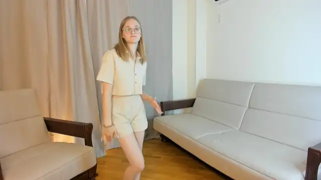 FemMantis live sex cam