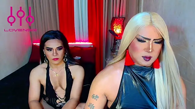 Wildest_Slave_Huntress webcam