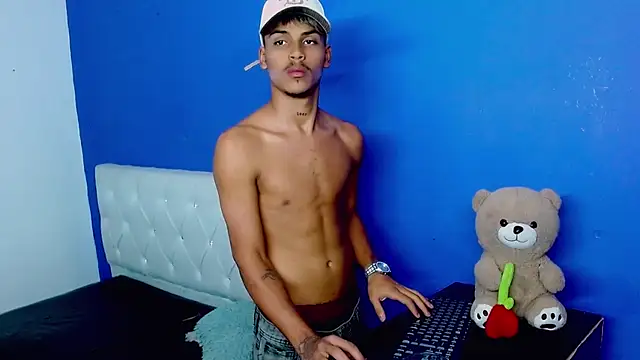 Angel_foxc13 webcam