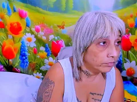 indianroxy webcam