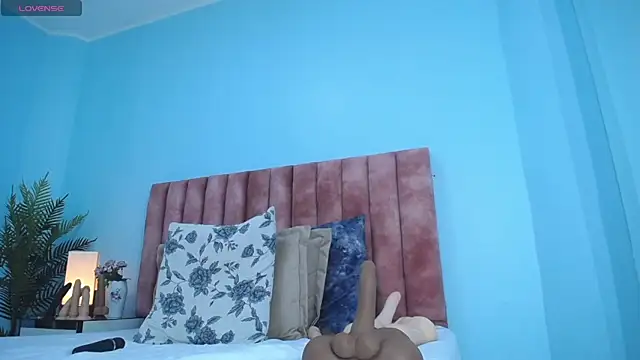 nana_levy webcam