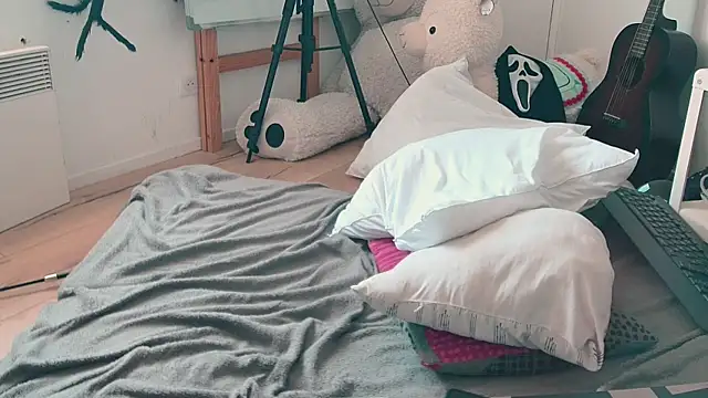 CeriseLapine webcam