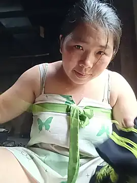 Watch quynhkoolbae live on EroticFlix - High definition streams