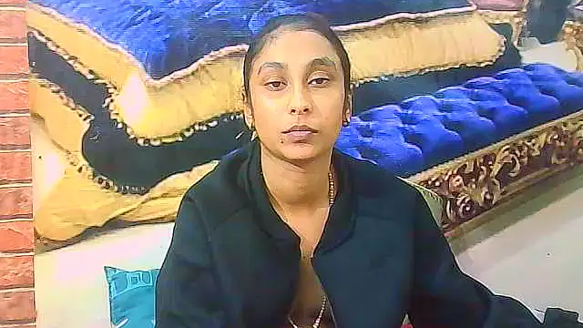 Watch IndianSexyButt live on EroticFlix - High definition streams