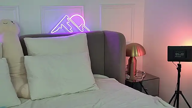 MeganStrane live cam on StripChat