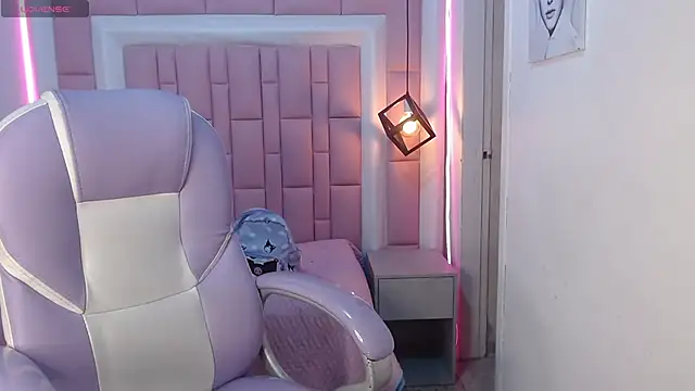 cloybabee (F teen) - Show TITS + Play with my tits