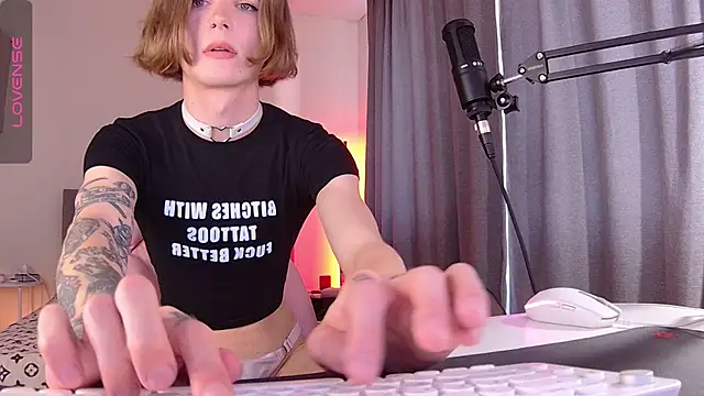 Model: midwestemoqueen