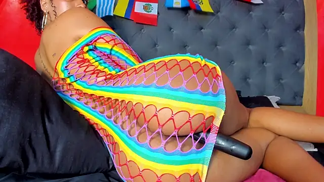 YayaHilton webcam