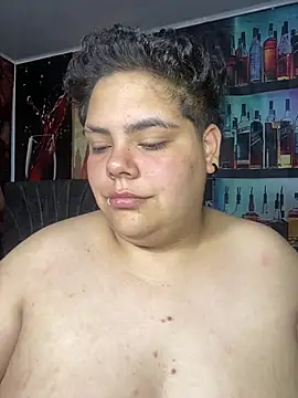 Hailey_Curvy webcam