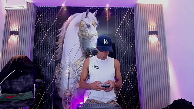 the_knights_of_the_night_ webcam
