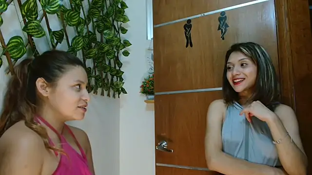 3littles live cam on StripChat
