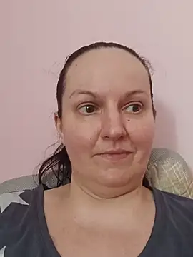 BustyLadyAlma webcam