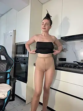 CurlyLara live sex cam