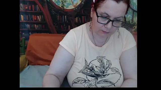 PlayfullMature webcam