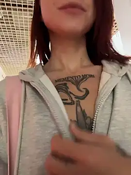 rosiesecret (F young) - rub tight asshole w plug&stick in🕳️