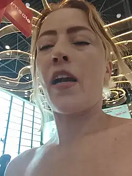 LaraLanee webcam