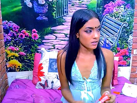 IndianPretty14u2Luv live cam on StripChat