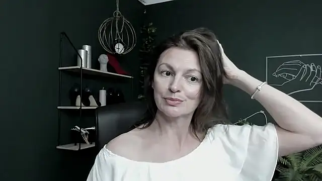 VivianWILD webcam