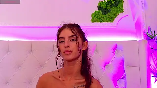 ElisaCharm webcam