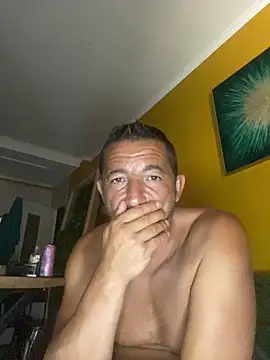 daddy3945 live cam on StripChat