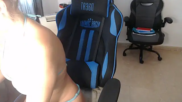LARACRUZ30 webcam