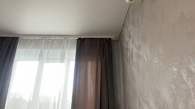 YourMiIa webcam