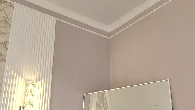CamillaLarson webcam