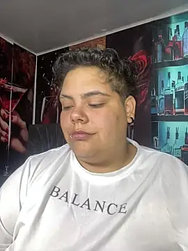 Hailey_Curvy webcam