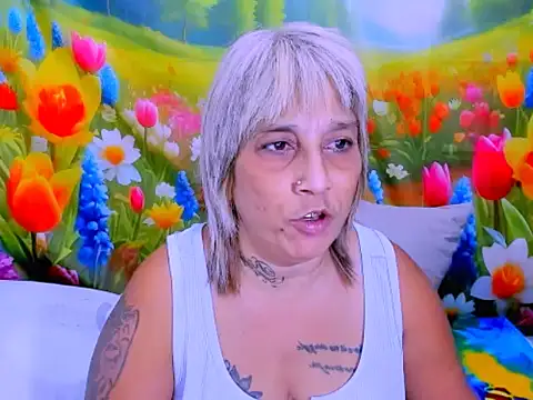 indianroxy webcam