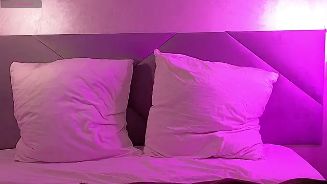 FoxyRedMamy webcam