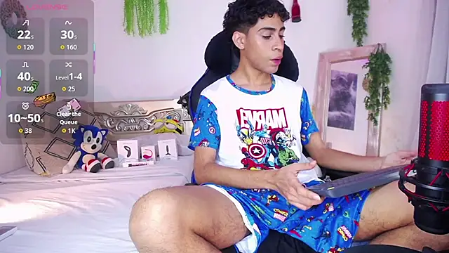 huge_armound webcam