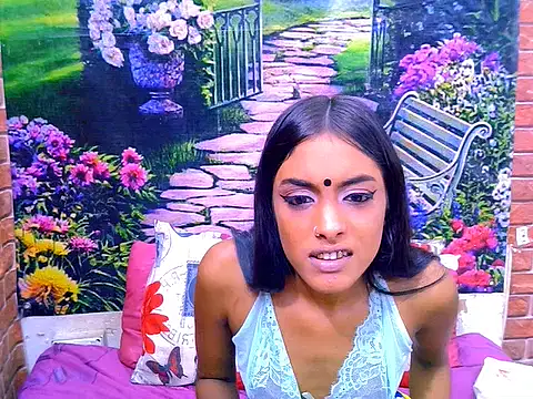 IndianPretty14u2Luv webcam