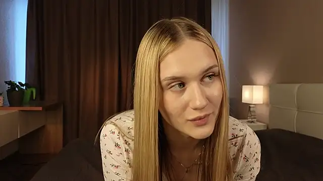 DanikaGudinas webcam